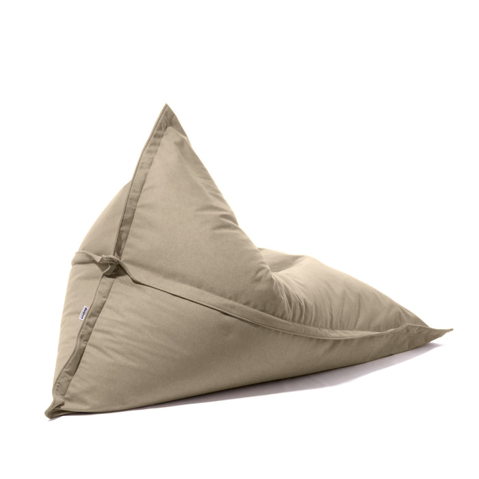 Pouf Shongo grande a forma di triangolo in tessuto antimacchia Dali per interno dim: 140x175 cm