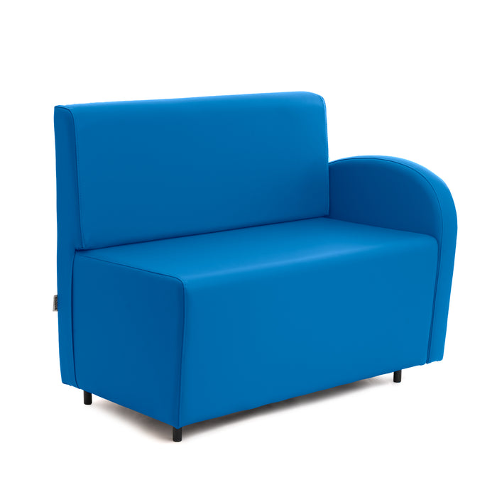 Divanetto Onda 2 posti con bracciolo dx per Locali in ecopelle Ignifugo Mamba Dim 108x62xH88