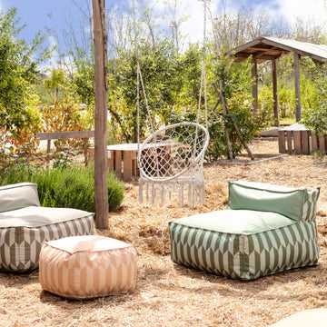 Pouf poltrona posto Deluz in tessuto Geometrica per interno e